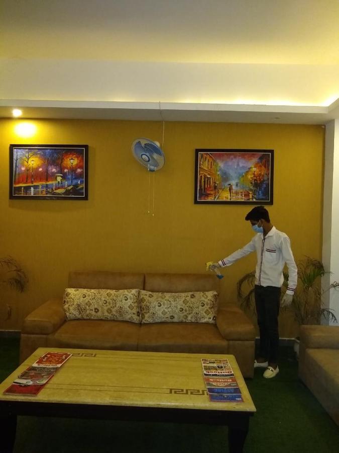Airport Hotel Tashree Yeni Delhi Dış mekan fotoğraf
