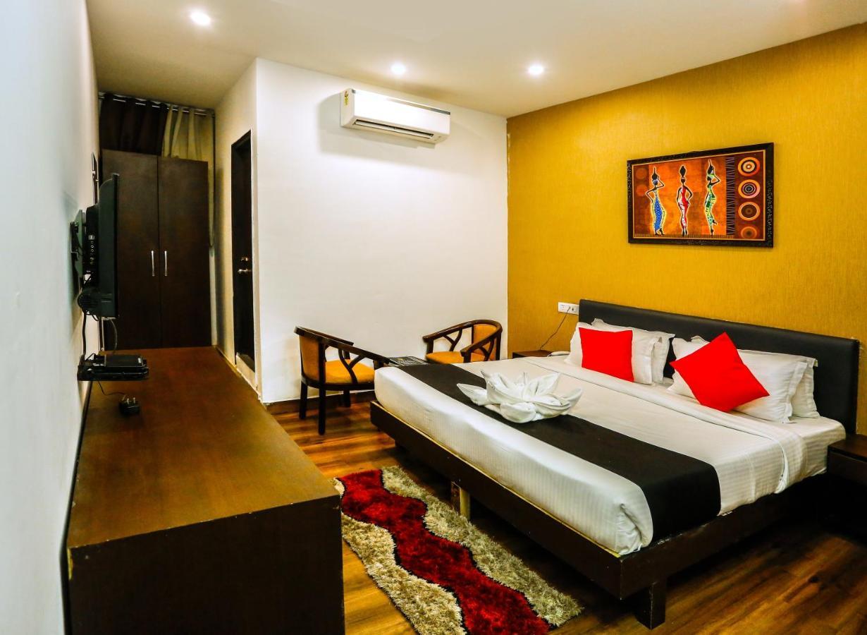 Airport Hotel Tashree Yeni Delhi Dış mekan fotoğraf