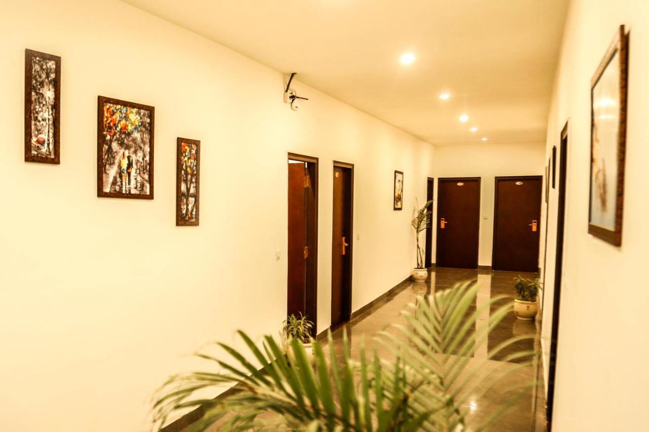 Airport Hotel Tashree Yeni Delhi Dış mekan fotoğraf