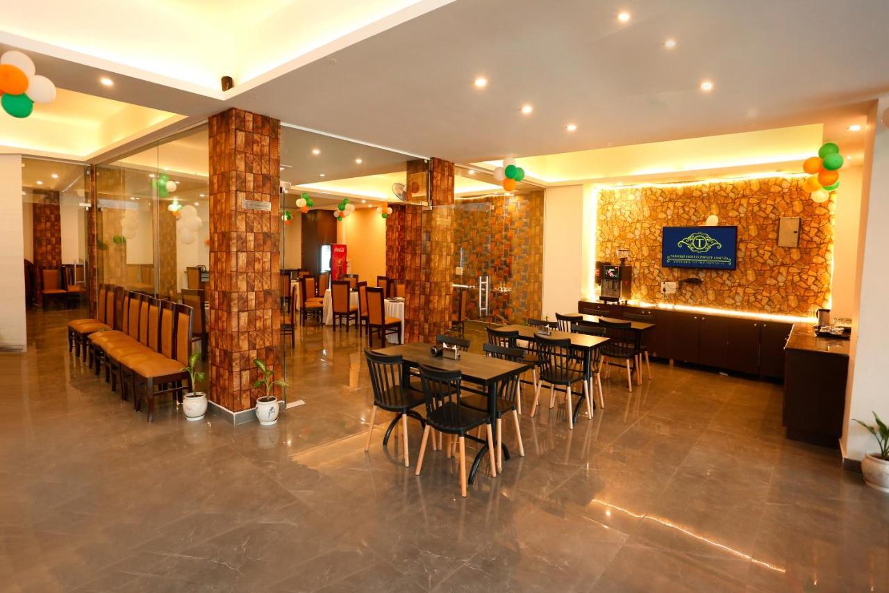 Airport Hotel Tashree Yeni Delhi Dış mekan fotoğraf